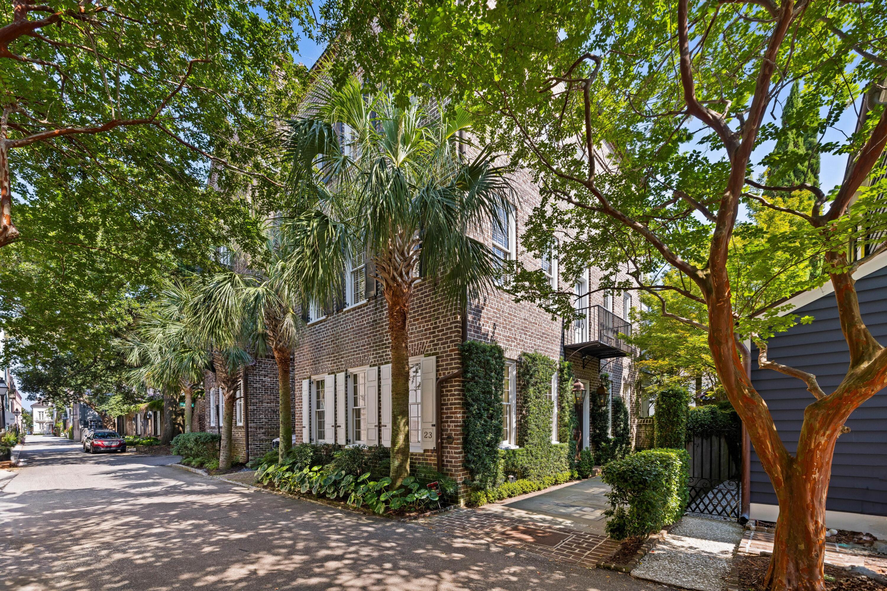 23 Elliott Street Charleston, SC 29401 - Photo 2 of 59 1-Ellis_20Creek_20Photography_2023_20Ell