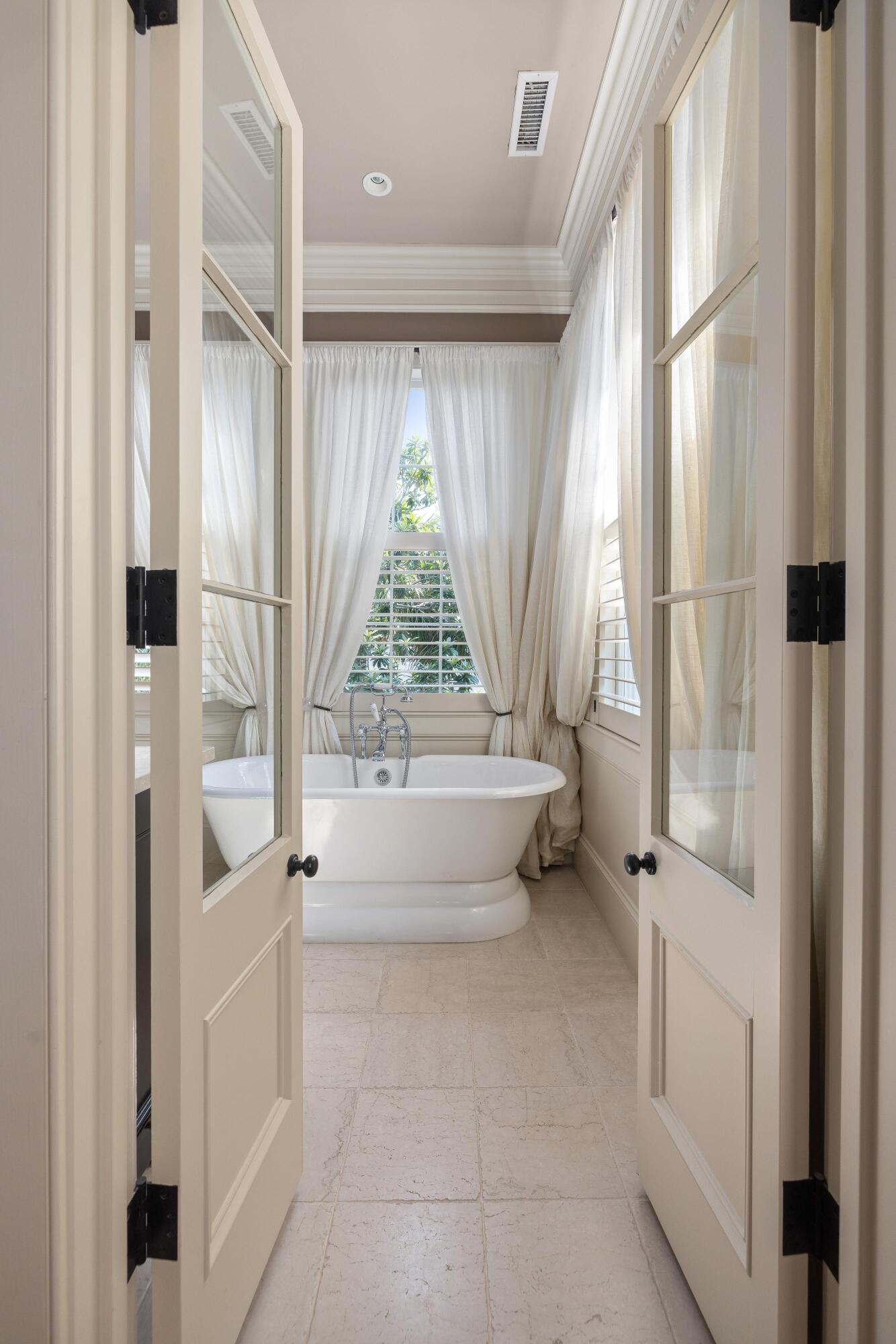 23 Elliott Street Charleston, SC 29401 - Photo 33 of 59 33-Ellis_20Creek_20Photography_2023_20El