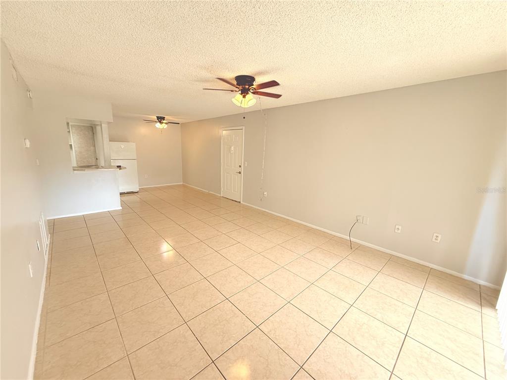 910 Lake Destiny Road, Unit E Altamonte Springs, FL 32714 - Photo 16 of 29 an empty room with windows