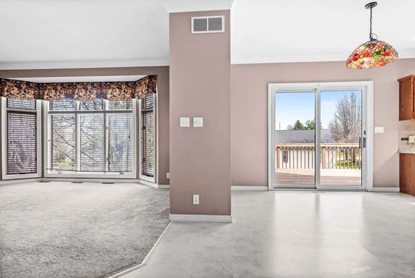 $450,000 | 7 Red Stone Court, Bloomington, IL 61704