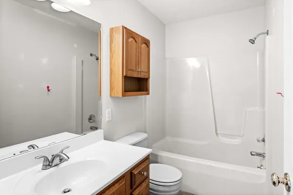 $450,000 | 7 Red Stone Court, Bloomington, IL 61704