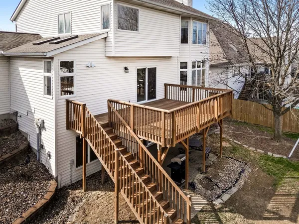 $450,000 | 7 Red Stone Court, Bloomington, IL 61704