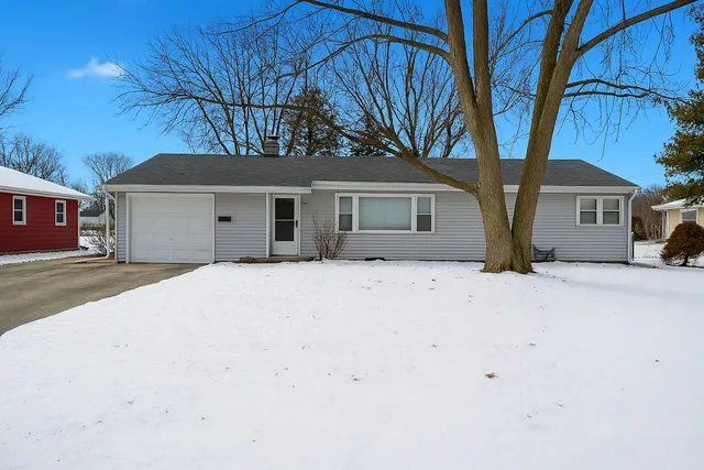 $250,000 | 740 North Elmwood Drive, Aurora, IL 60506