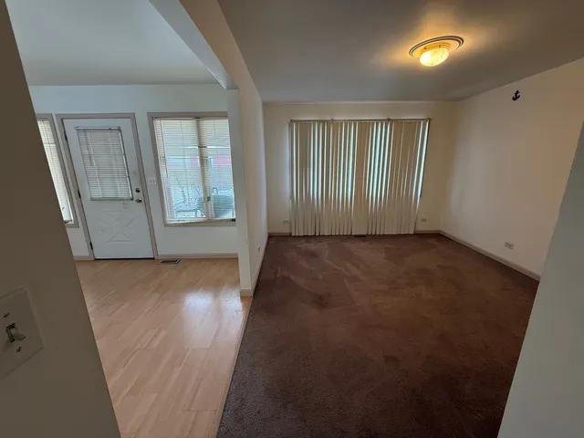 $250,000 | 740 North Elmwood Drive, Aurora, IL 60506