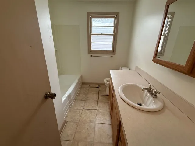 $250,000 | 740 North Elmwood Drive, Aurora, IL 60506