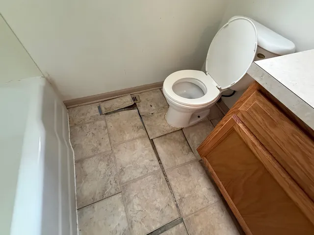 $250,000 | 740 North Elmwood Drive, Aurora, IL 60506