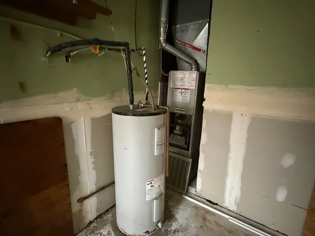 $250,000 | 740 North Elmwood Drive, Aurora, IL 60506