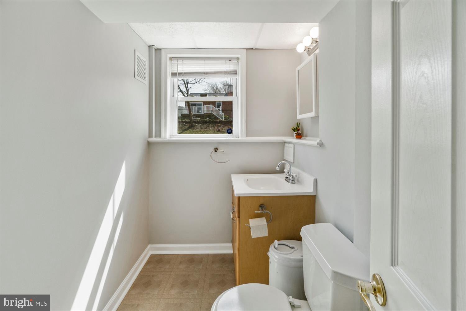 607 Olesmont Road Baltimore, MD 21228 - Photo 22 of 28 Gallery Image 22