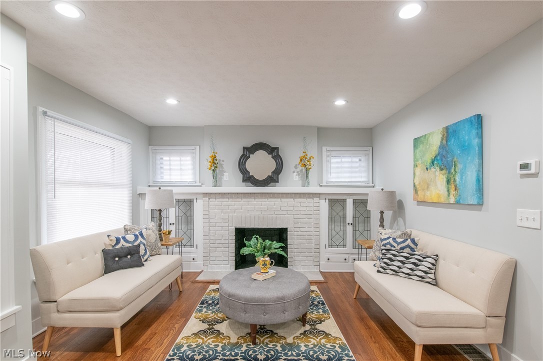 3305 Tullamore Road Cleveland, OH 44118 - Photo 3 of 34 Gallery Image 3