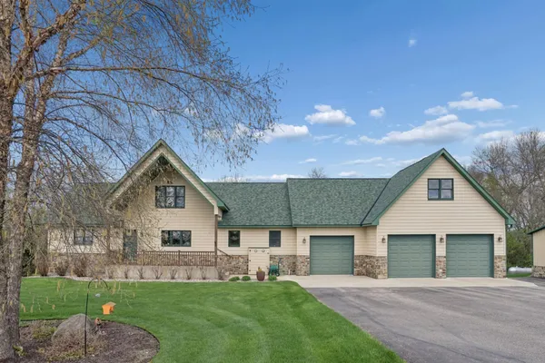 $899,999 | 9966 80th Street Southwest, Howard Lake, MN 55349