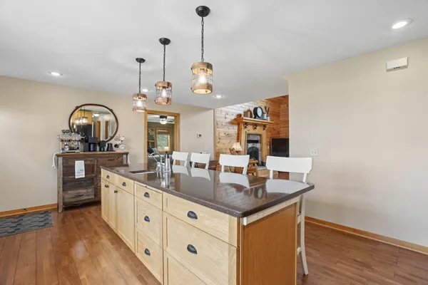 $899,999 | 9966 80th Street Southwest, Howard Lake, MN 55349