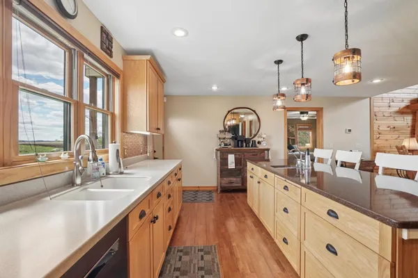 $899,999 | 9966 80th Street Southwest, Howard Lake, MN 55349