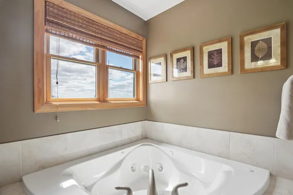 $899,999 | 9966 80th Street Southwest, Howard Lake, MN 55349