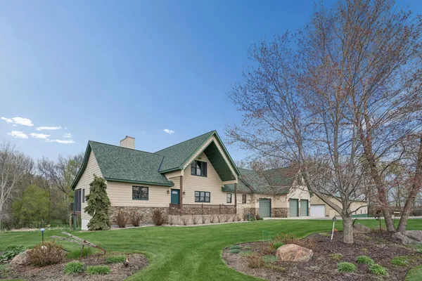 $899,999 | 9966 80th Street Southwest, Howard Lake, MN 55349