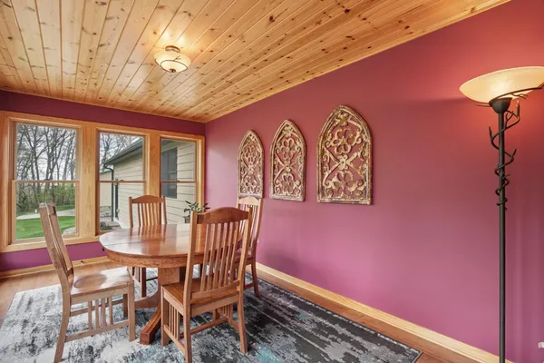 $899,999 | 9966 80th Street Southwest, Howard Lake, MN 55349