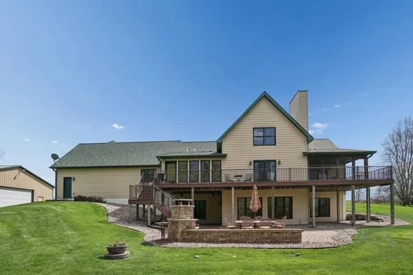 $899,999 | 9966 80th Street Southwest, Howard Lake, MN 55349