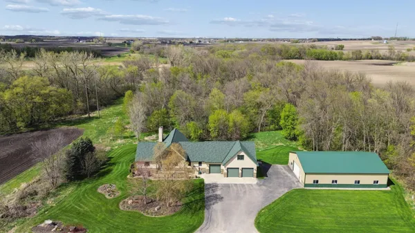 $899,999 | 9966 80th Street Southwest, Howard Lake, MN 55349