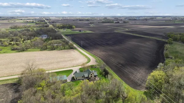 $899,999 | 9966 80th Street Southwest, Howard Lake, MN 55349