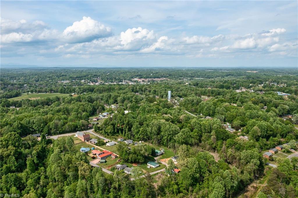 121 Mathis Street Jonesville, NC 28642 - Photo 11 of 32