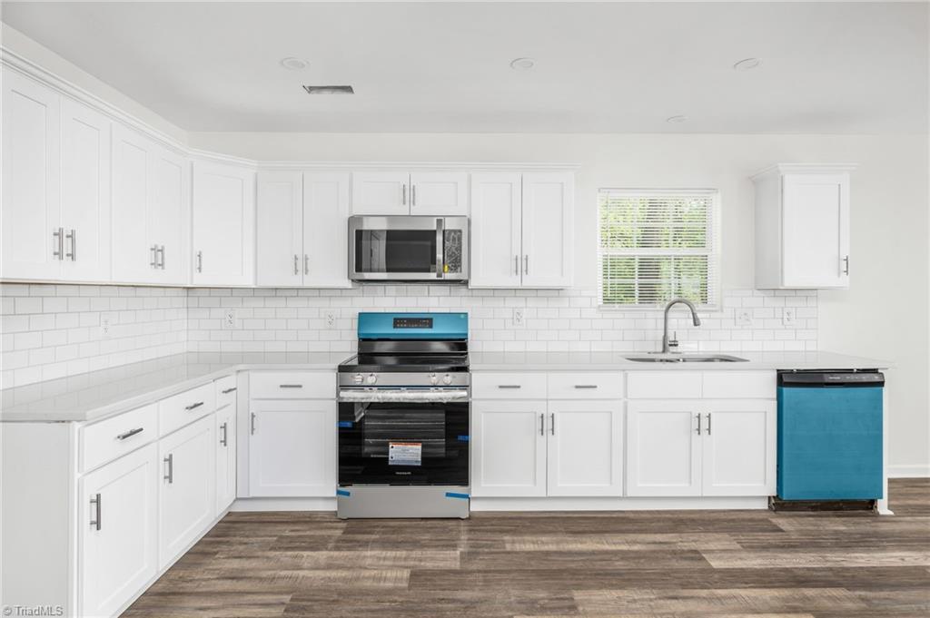 121 Mathis Street Jonesville, NC 28642 - Photo 3 of 32