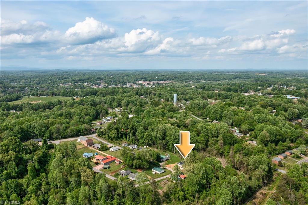 121 Mathis Street Jonesville, NC 28642 - Photo 10 of 32