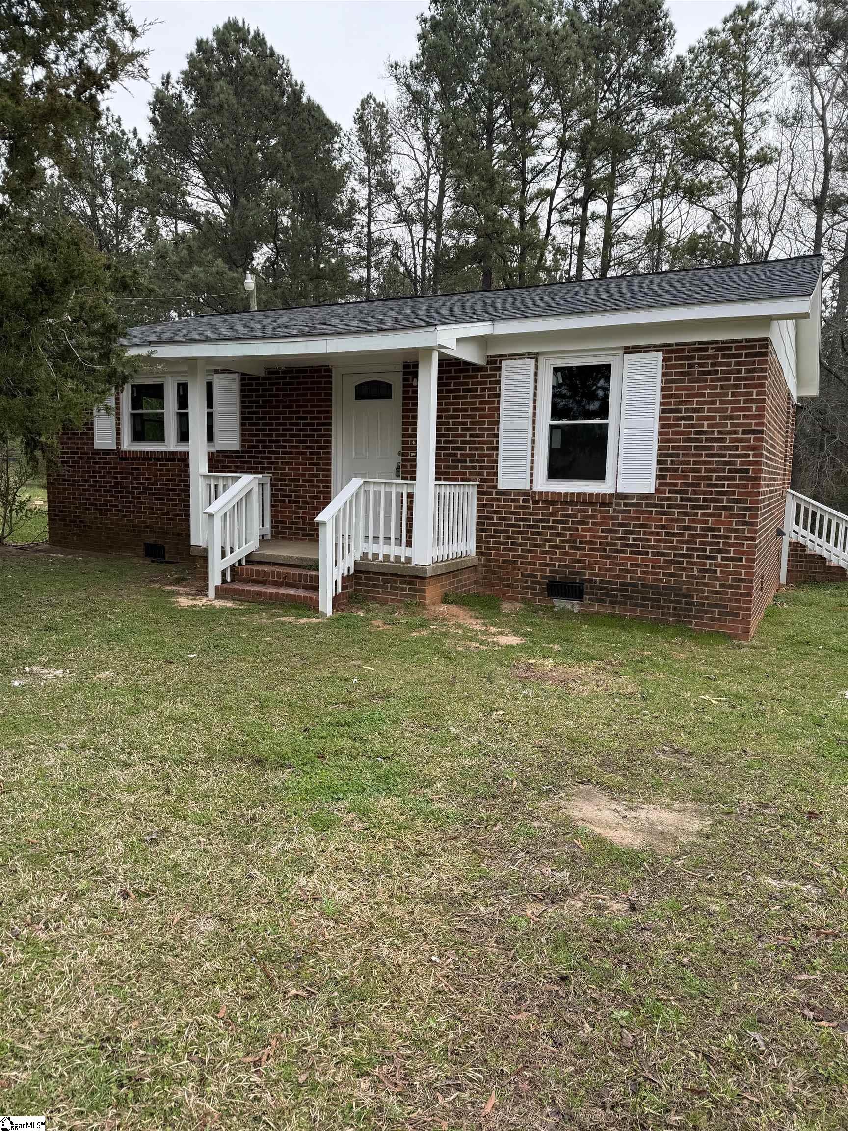 211 Brandon Road Clinton, SC 29325 - Photo 1 of 15 Gallery Image 1