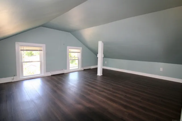 $1,900 | 12 Robinson Street, Unit 2, Stonington, CT 06379