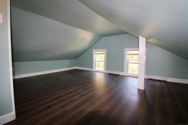 $1,900 | 12 Robinson Street, Unit 2, Stonington, CT 06379