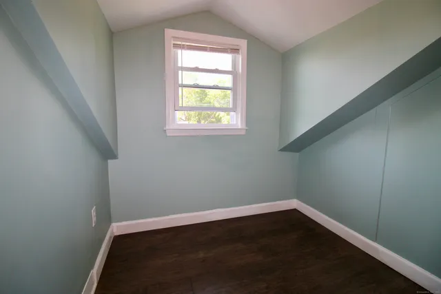 $1,900 | 12 Robinson Street, Unit 2, Stonington, CT 06379