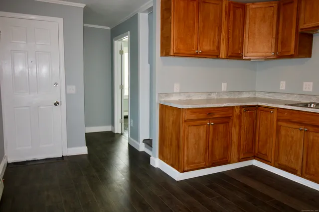 $1,900 | 12 Robinson Street, Unit 2, Stonington, CT 06379