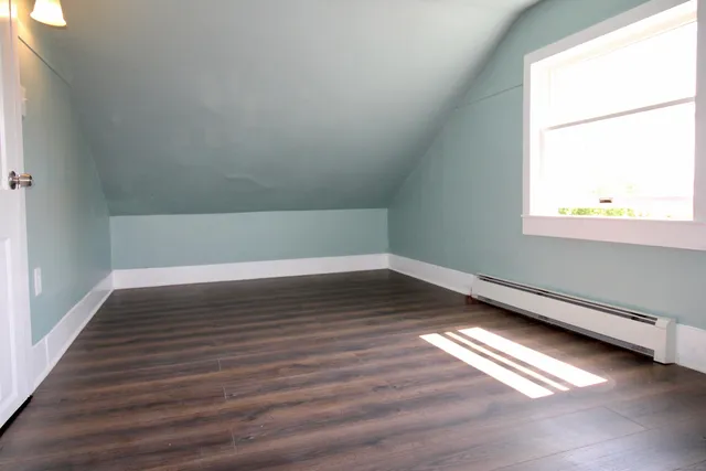 $1,900 | 12 Robinson Street, Unit 2, Stonington, CT 06379