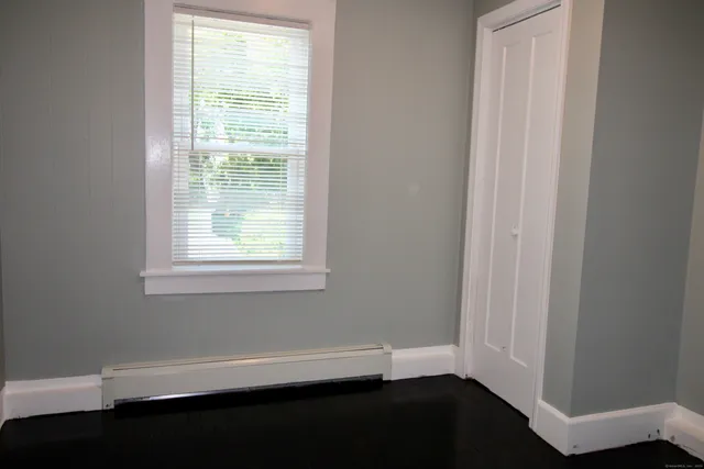 $1,900 | 12 Robinson Street, Unit 2, Stonington, CT 06379