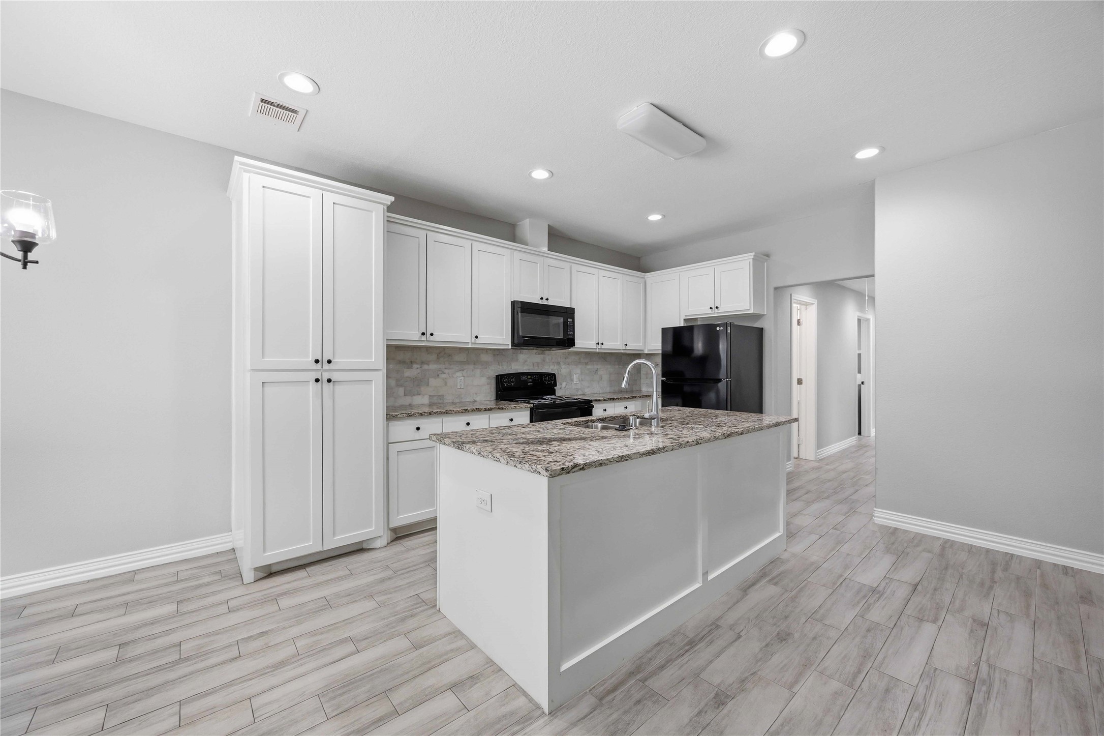 3425 Mt Pleasant Street, Unit B Houston, TX 77021 - Photo 8 of 27