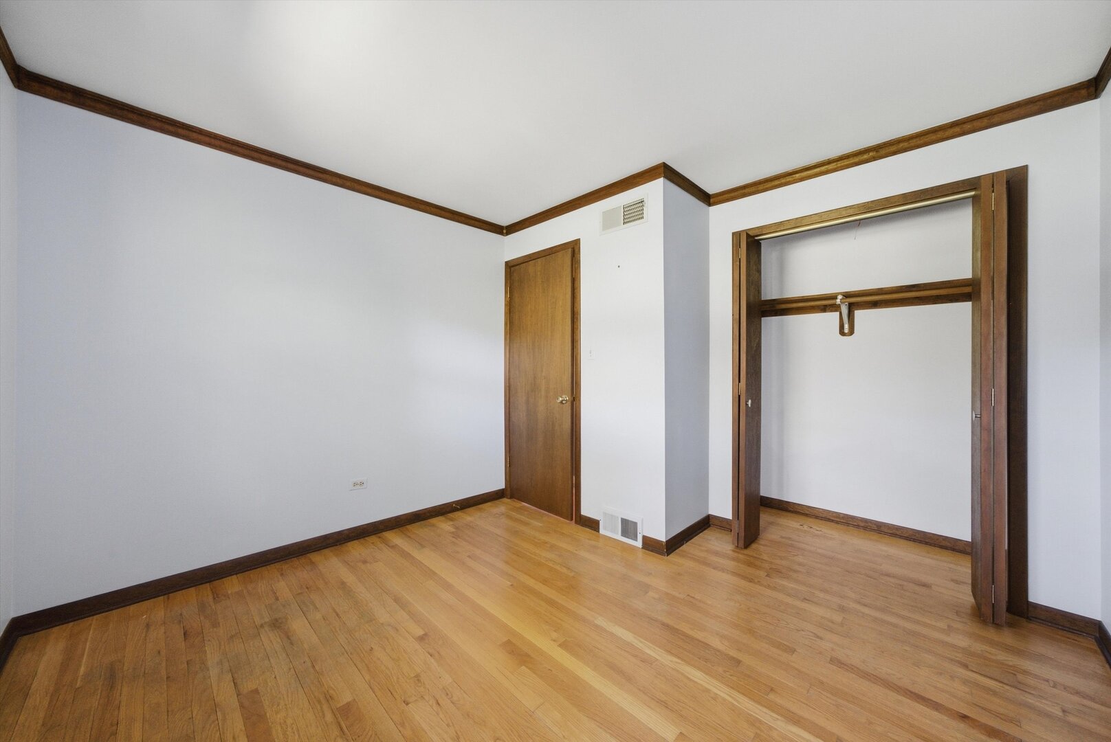 11S534 Lemont Road Lemont, IL 60439 - Photo 19 of 42 Gallery Image 19