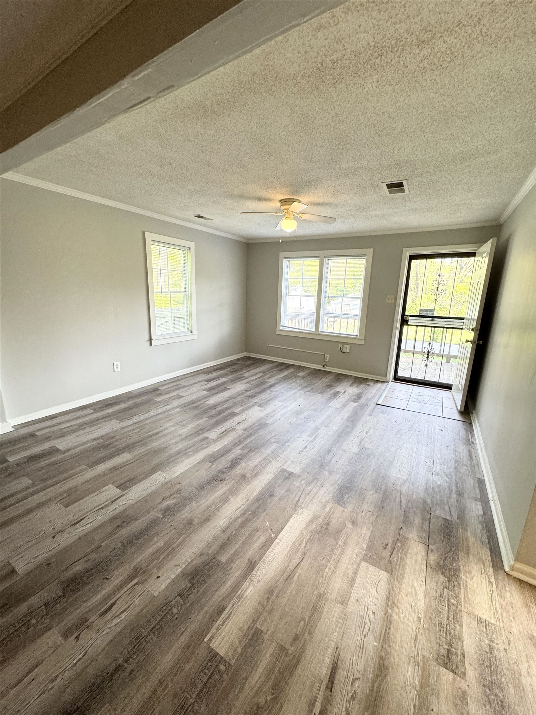 1349 Longcrest Road Memphis, TN 38109 - Photo 8 of 15