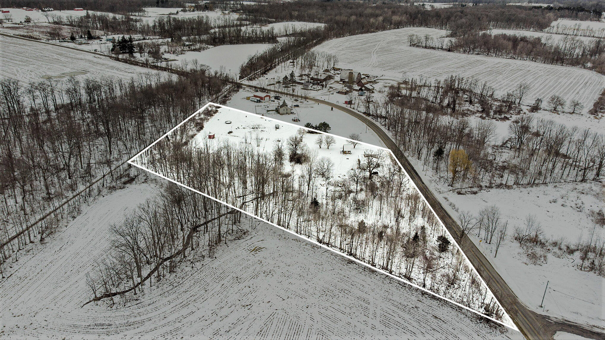 48170 Rush Lake Road Hartford, MI 49057 - Photo 23 of 28 017_dji_0111_482