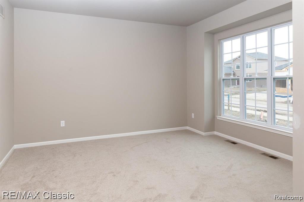 5168 Ridge Lane Warren, MI 48092 - Photo 5 of 31 Gallery Image 5