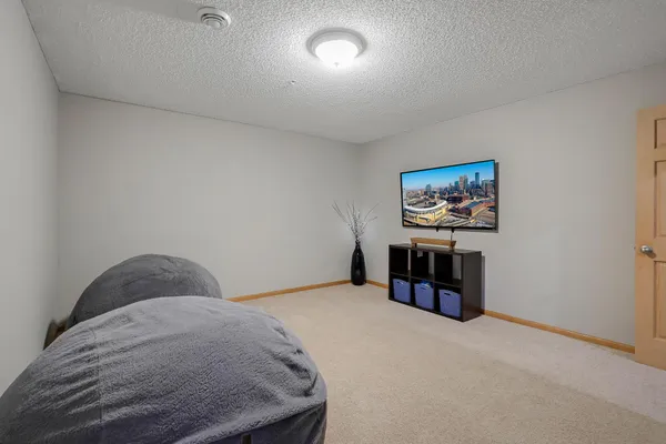 $289,900 | 2826 Clover Ridge Drive, Unit 3203, Chaska, MN 55318