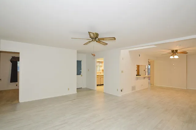 $424,850 | 3860 East Rialto Avenue, Fresno, CA 93726