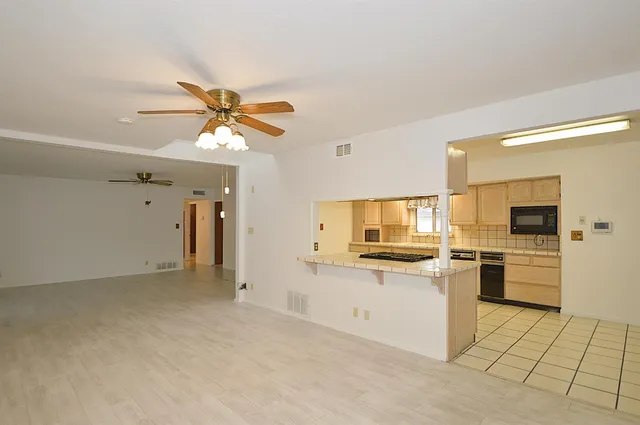 $424,850 | 3860 East Rialto Avenue, Fresno, CA 93726