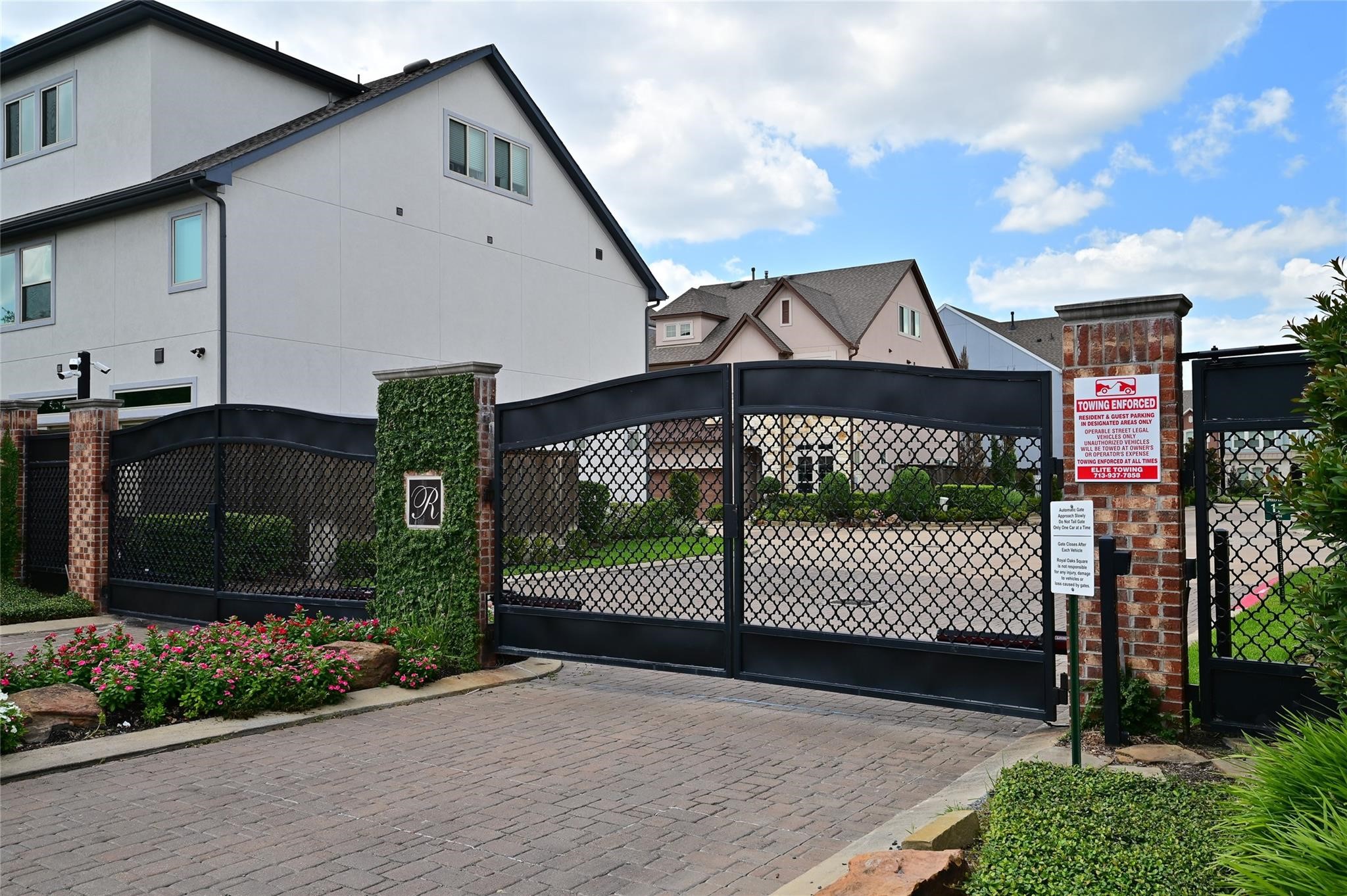 11918 Stirling Row Lane Houston, TX 77082 - Photo 2 of 21 a front view of a house having garden