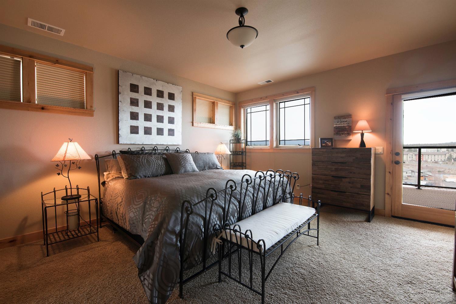 929 Southwest Vantage Point Way Bend, OR 97702 - Photo 6 of 16 Upstairs Master Bedroom