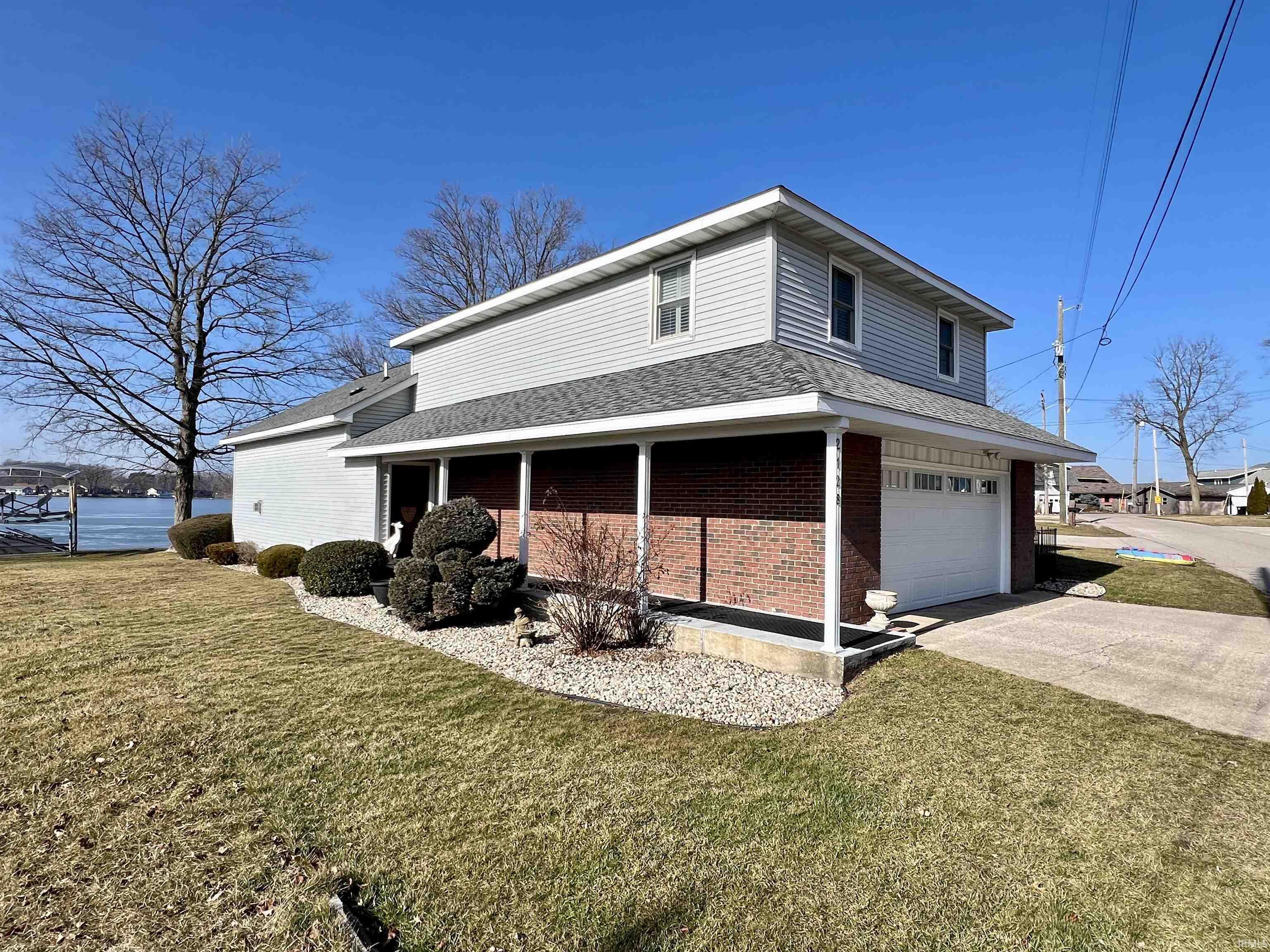 2128 Wolfs Point Drive Rochester, IN 46975 - Photo 2 of 32