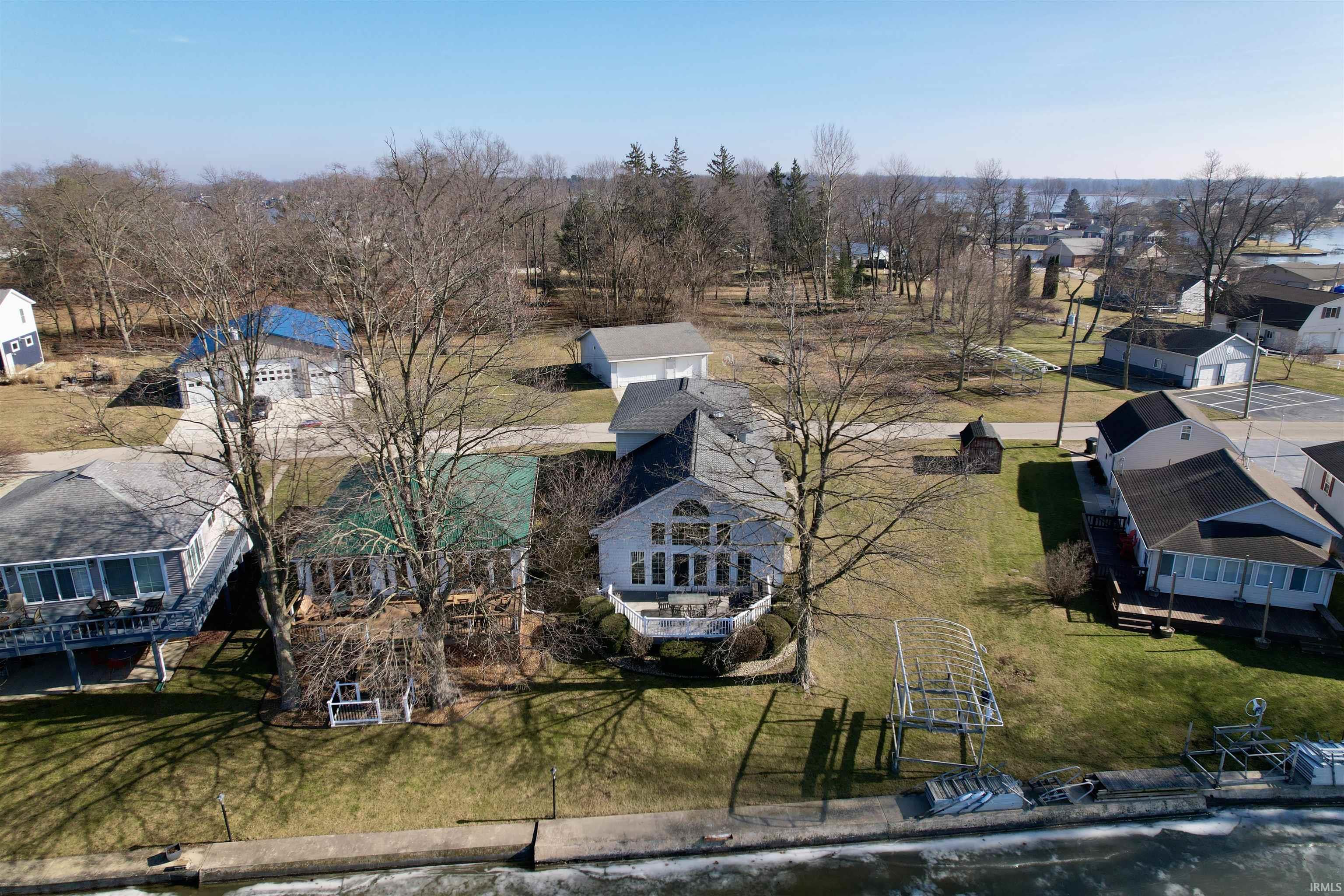 2128 Wolfs Point Drive Rochester, IN 46975 - Photo 5 of 32