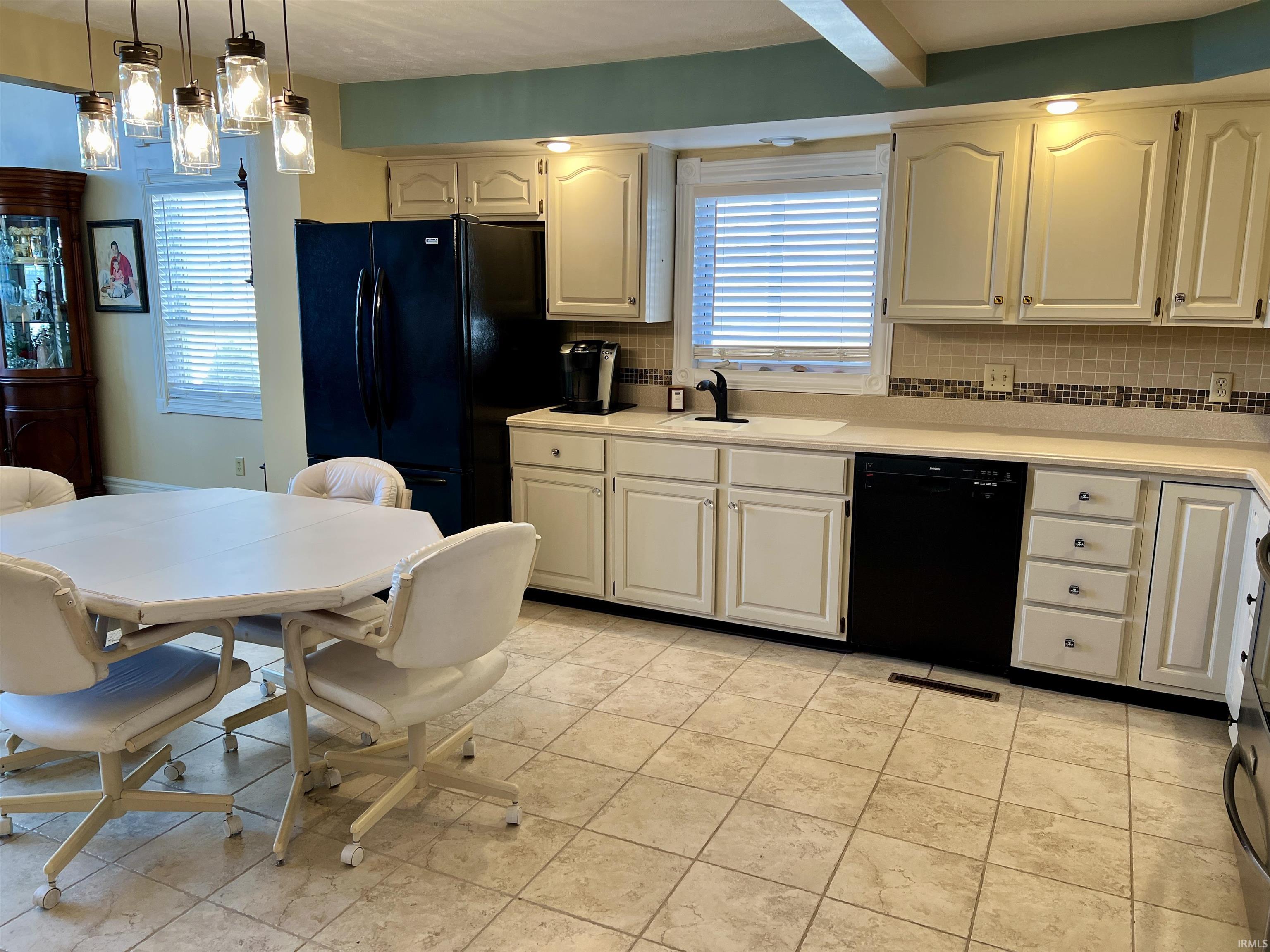 2128 Wolfs Point Drive Rochester, IN 46975 - Photo 8 of 32