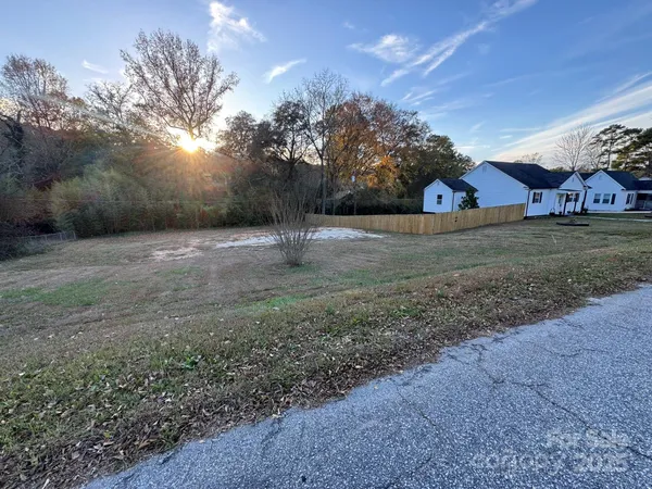 a view of a yard