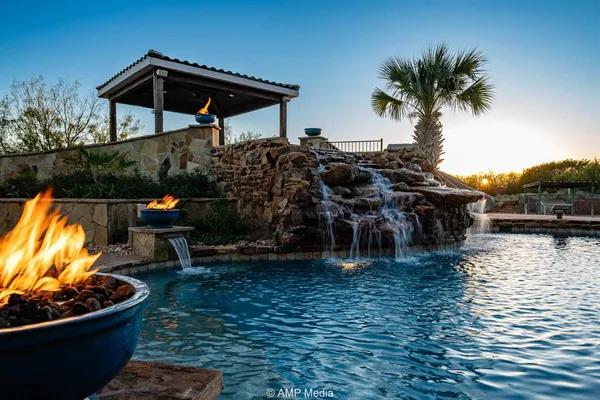 a view of a yard in front of the house