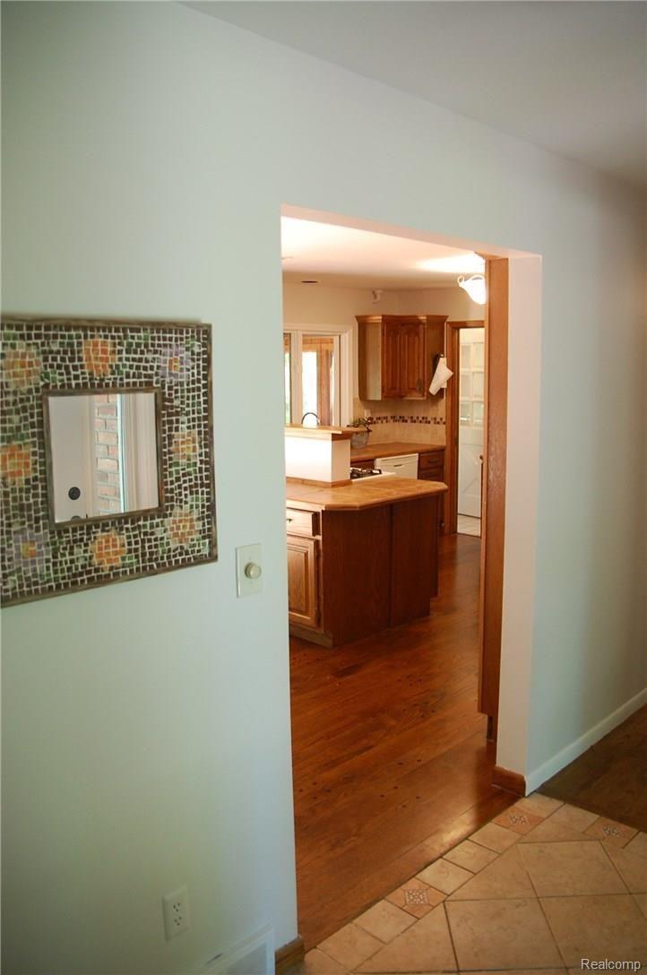 7694 Clintonville Road Clarkston, MI 48348 - Photo 21 of 51 DSC_0934.JPG