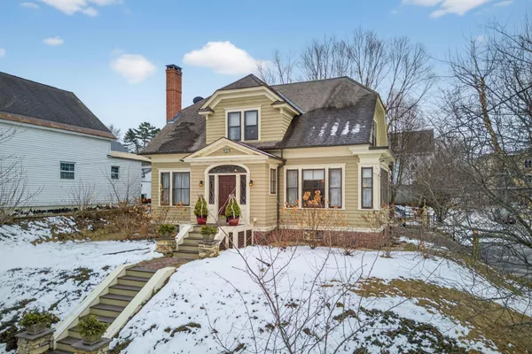 $405,000 | 121 6th Street, Auburn, ME 04210