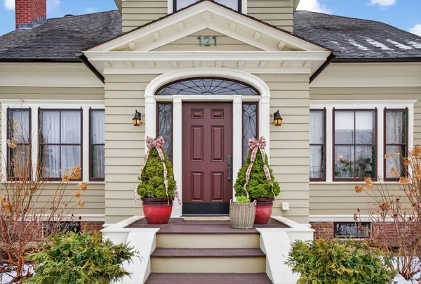 $405,000 | 121 6th Street, Auburn, ME 04210